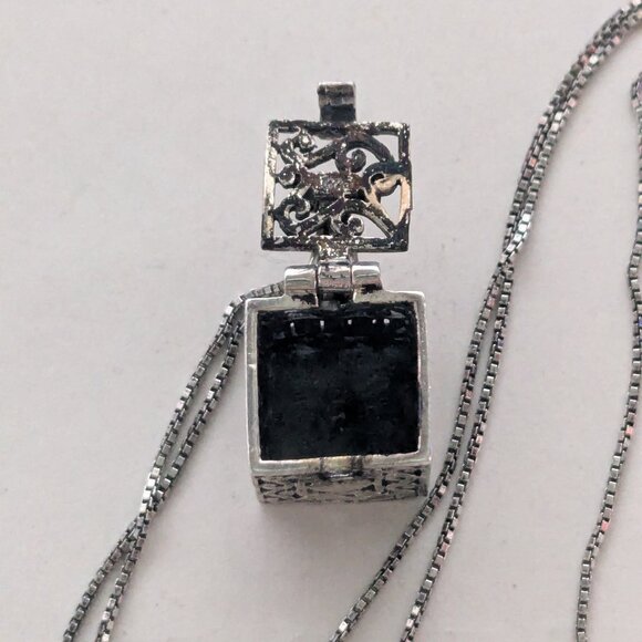 925 Sterling Silver Prayer Box Pendant Necklace - Picture 3 of 6